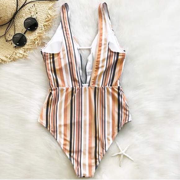 SOLD OUT - Picture 6 of 8